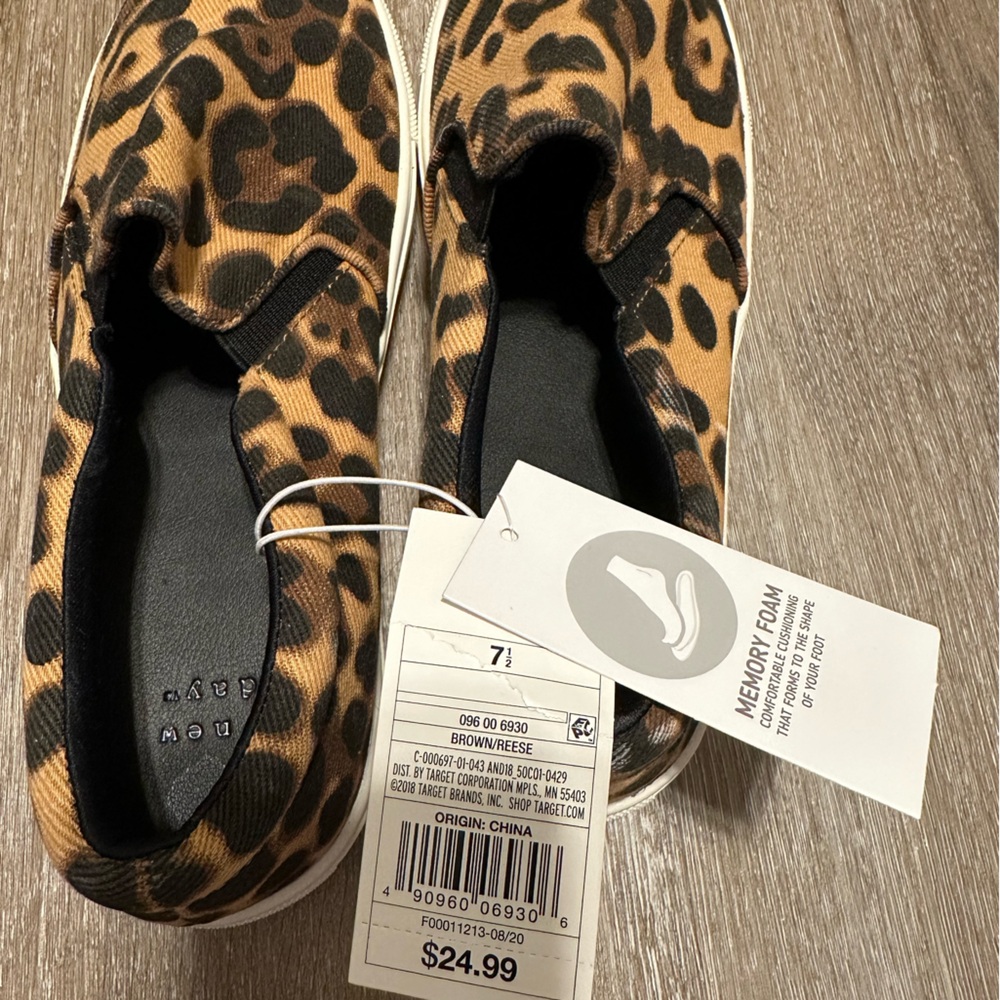A New Day Women's Reese Canvas Leopard Print Quilted Sneakers Size 7.5 - Picture 5 of 5